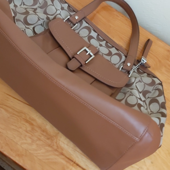 Handbag - Picture 6 of 6